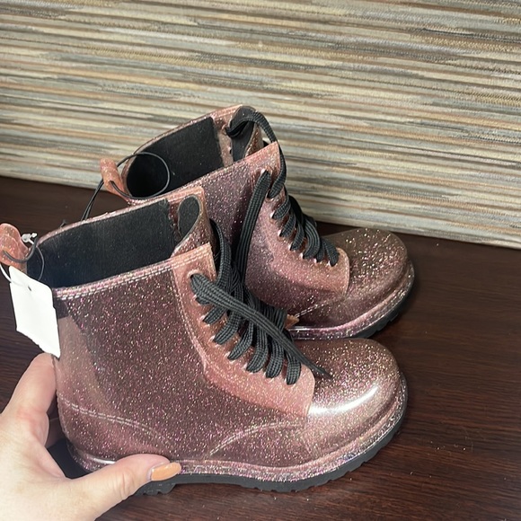 SPLASH boots for the little princess! Perfect for fall/spring - Picture 3 of 6